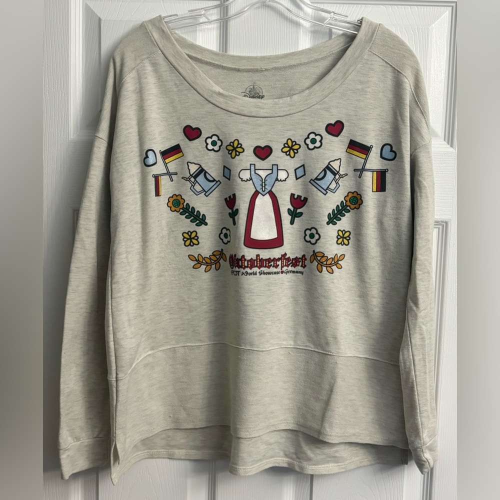 Disney Park EPCOT Germany
Pavilion Women's Octoberfest Long Sleeve